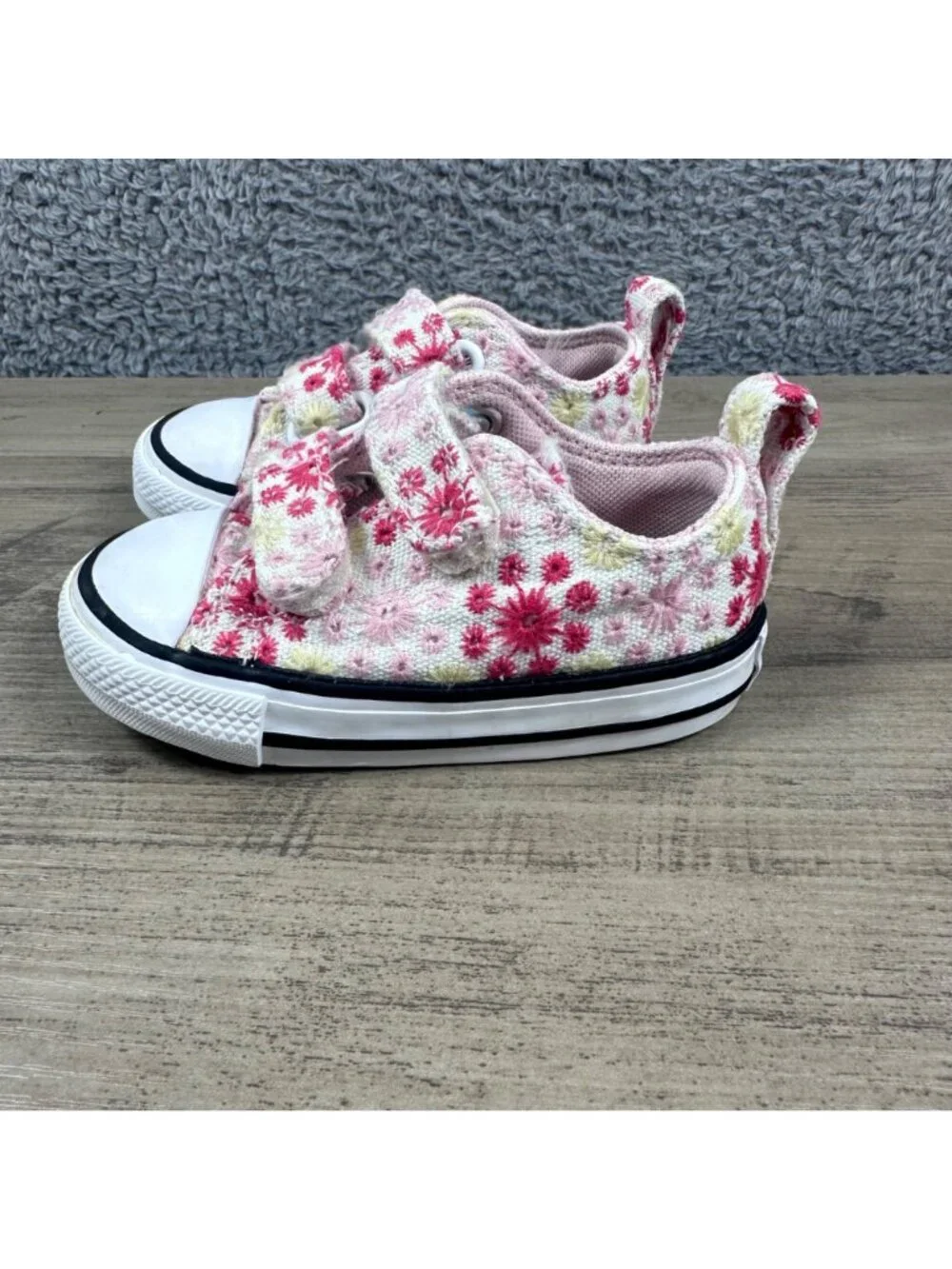 Converse Toddler All Star Floral Print Velcro Sneakers Size 5 Pink & White